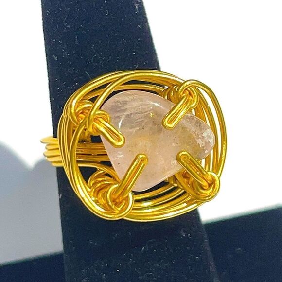 ✨ ROSE QUARTZ WIREWRAPPED NATURAL GEMSTONE CHUNKY RING ✨ - Picture 1 of 3